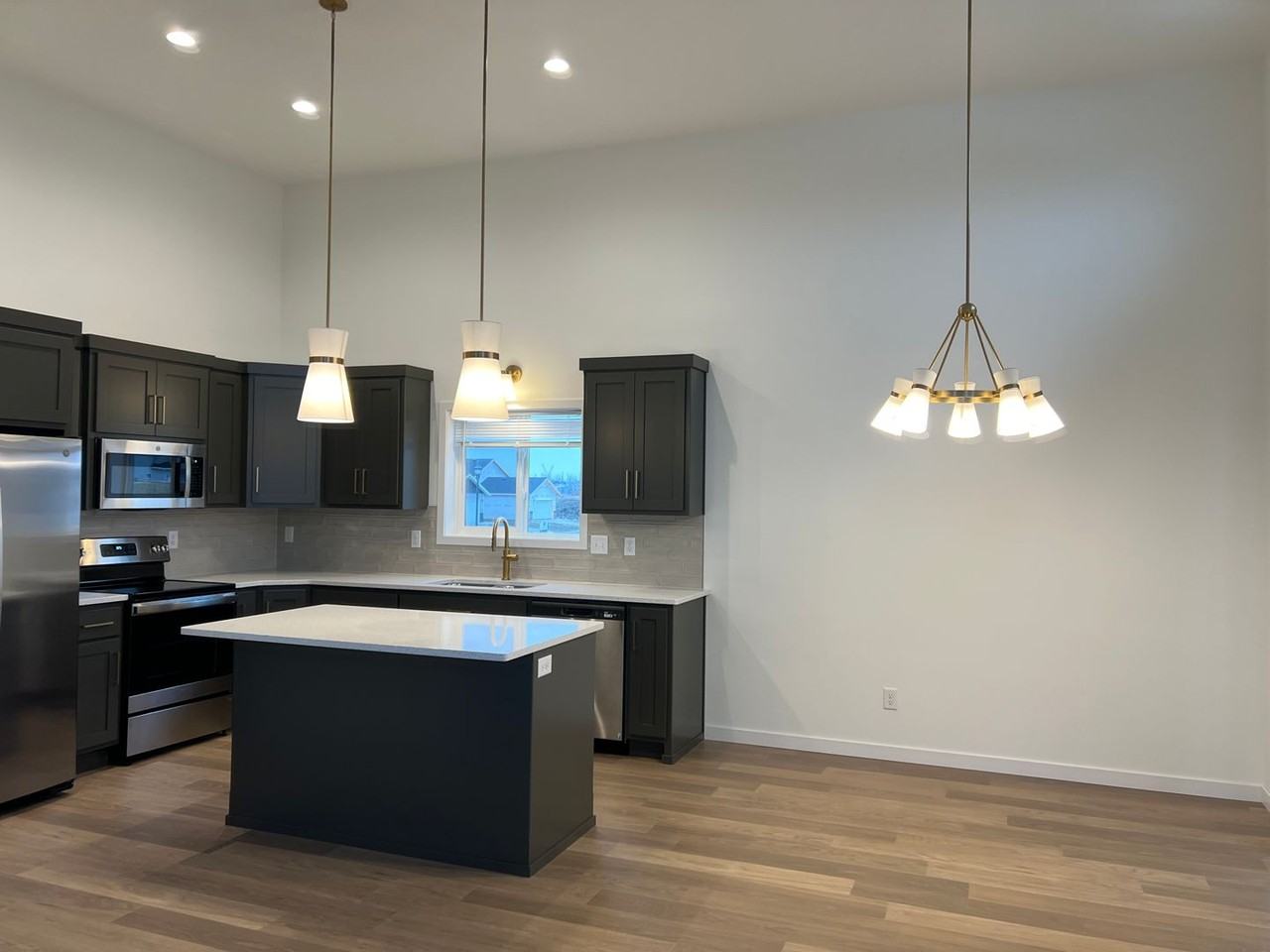 1224 Jill Dr W - Photo 3 of 14