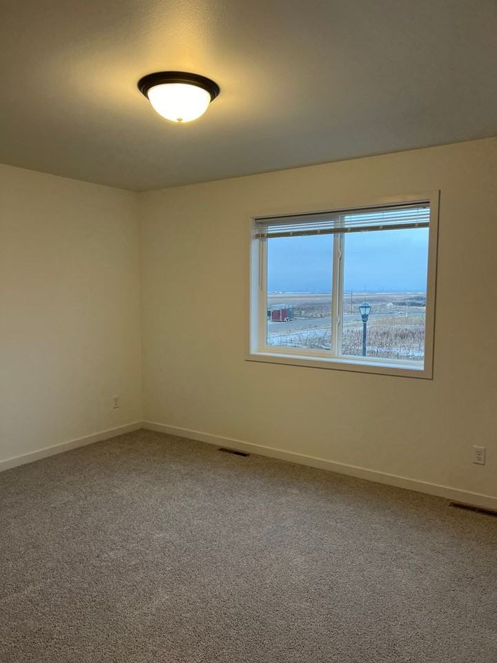 1224 Jill Dr W - Photo 7 of 14