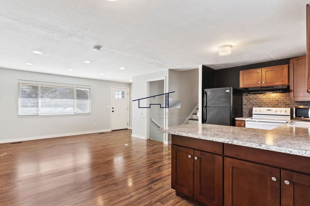 1186 E 3150 N - Photo 2 of 18