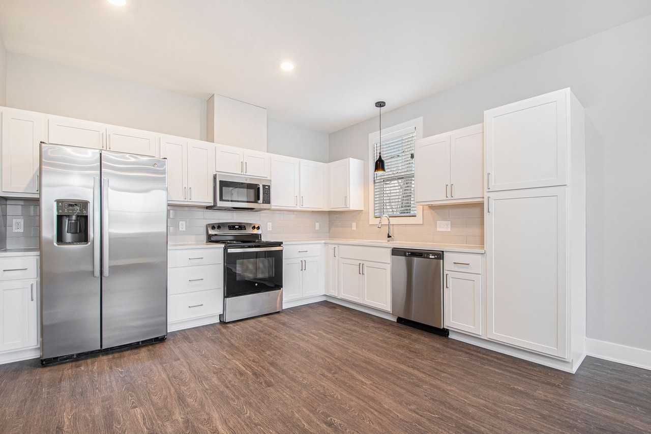 7518 Fase St Se - Photo 2 of 22