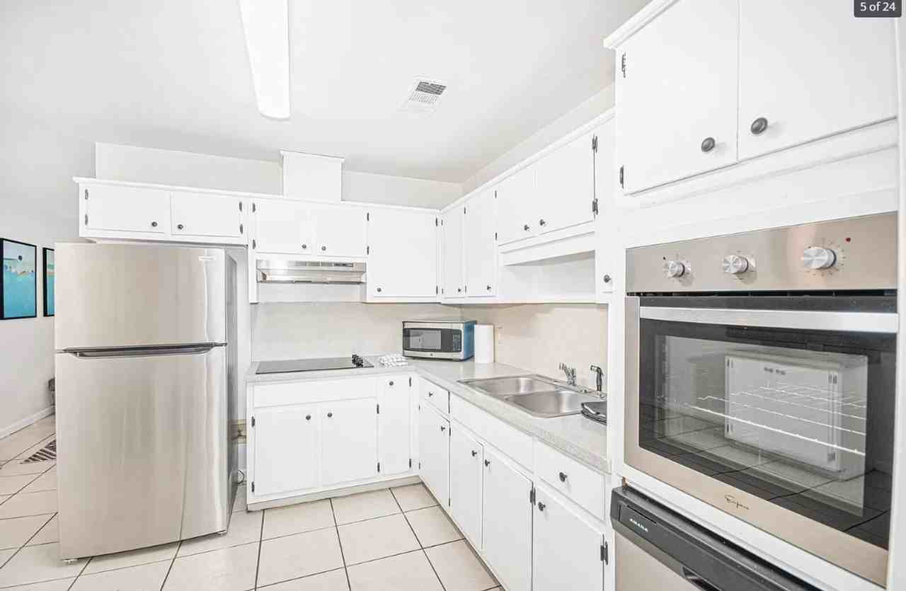 1634 Airport Dr - Photo 2 of 6