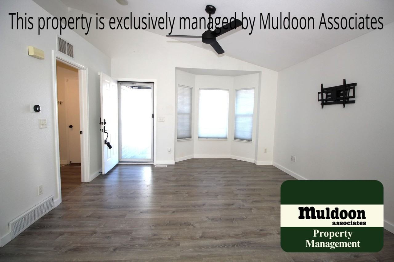 6296 Gossamer St - Photo 5 of 28