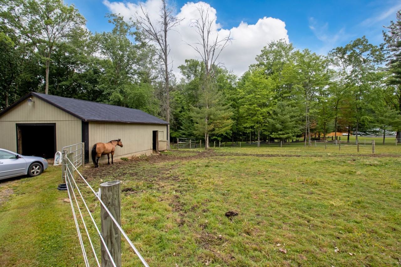 9990 Fraze Rd - Photo 6 of 28