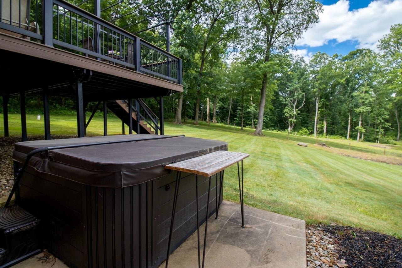 9990 Fraze Rd - Photo 7 of 28