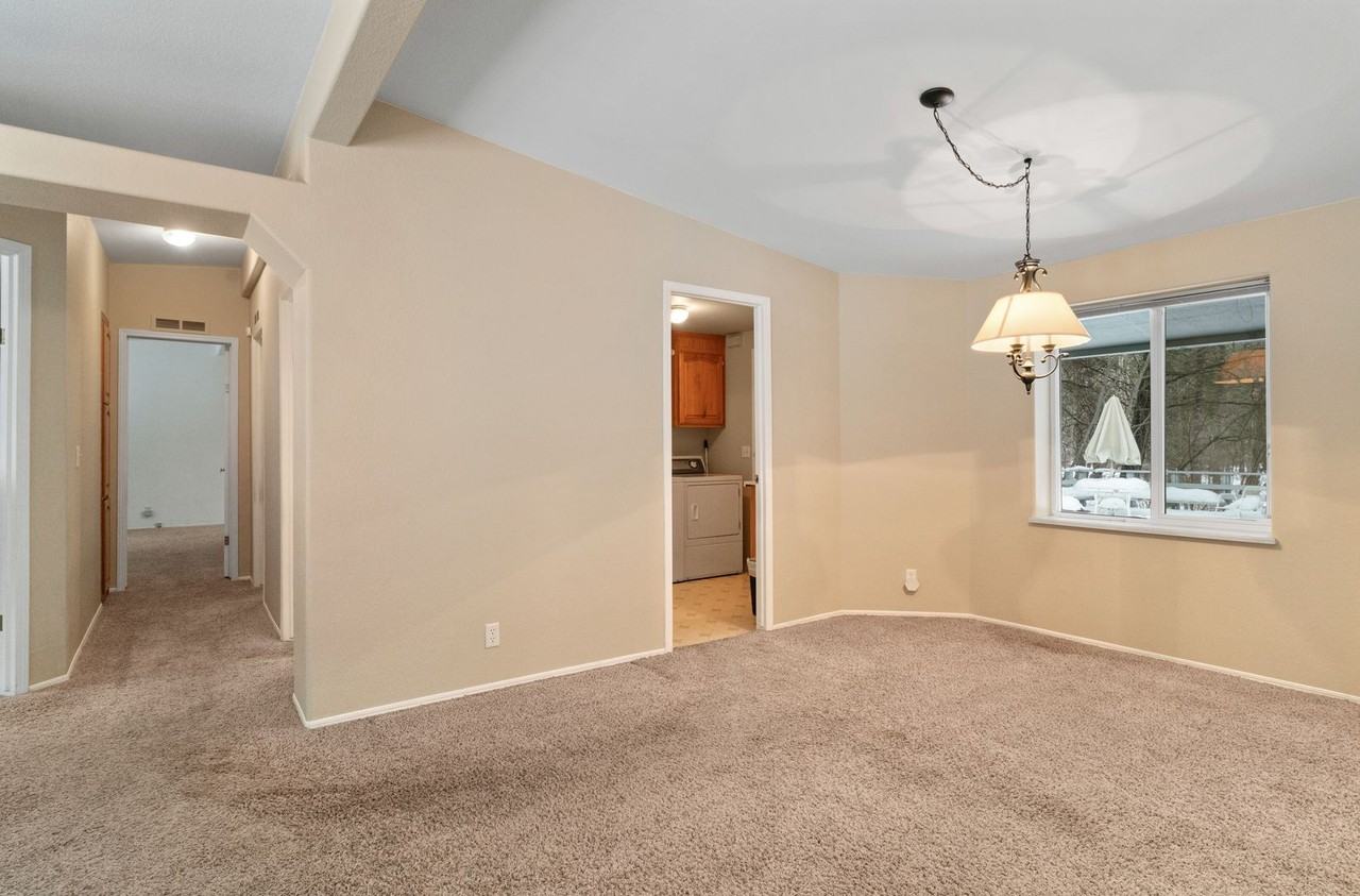 3391 Allen Ln - Photo 3 of 20