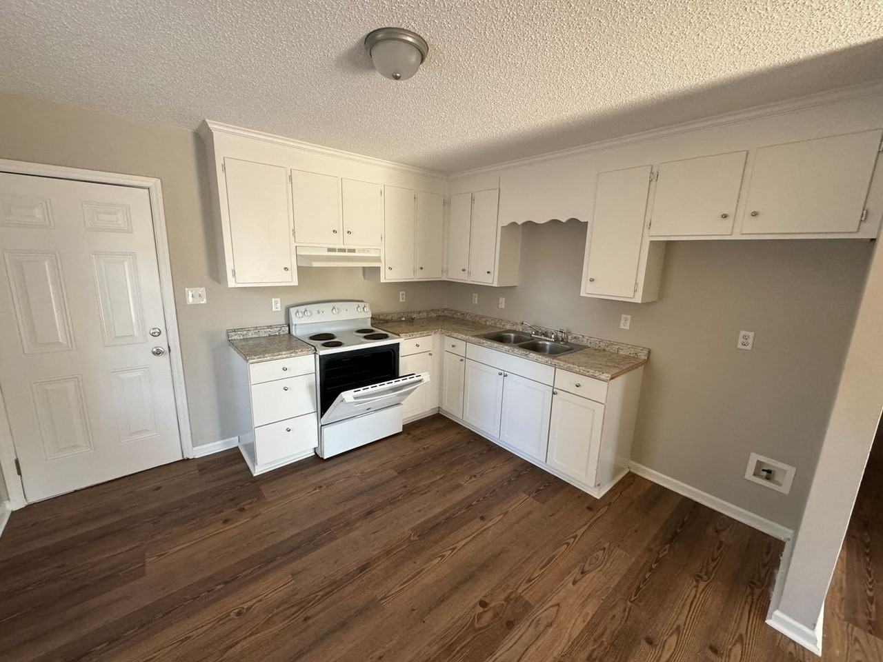 1552 Fountain Street - Photo 3 of 11