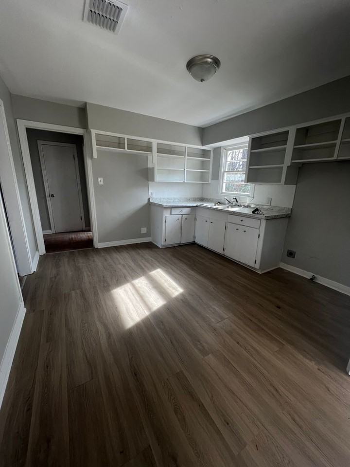 3204 Mcgregor St - Photo 2 of 8