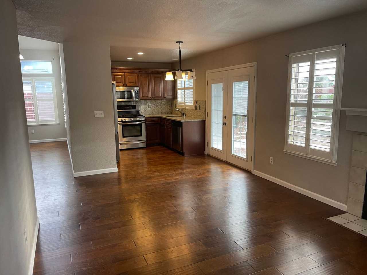 2234 Prestwick St - Photo 6 of 48