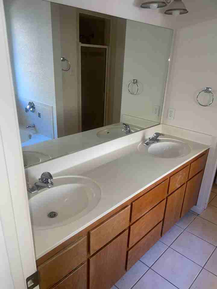 4719 Shumard Dr - Photo 6 of 15