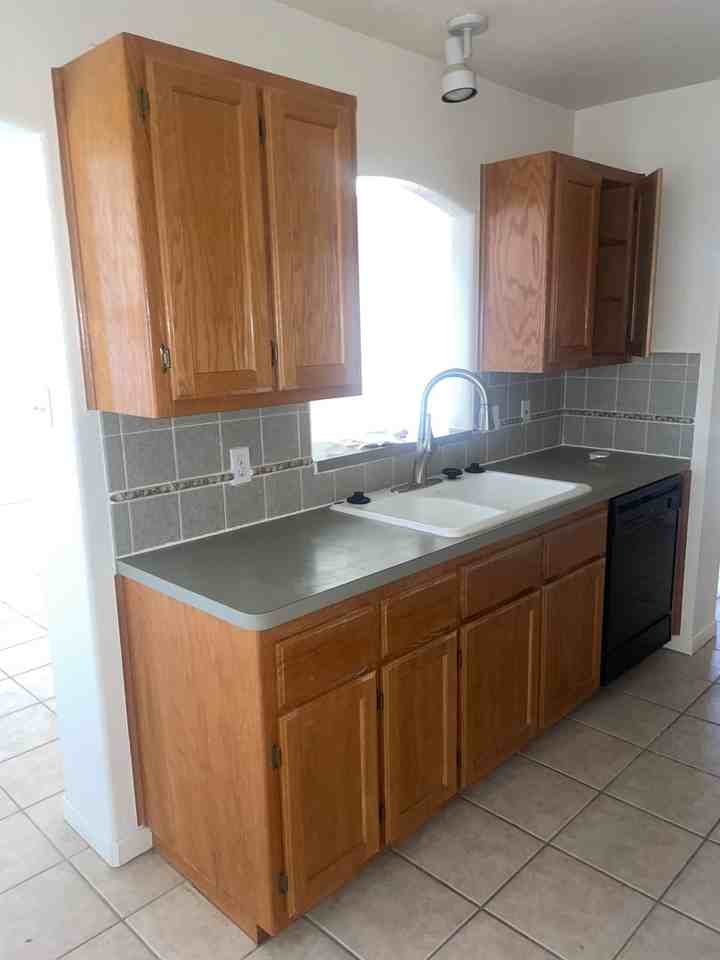 4719 Shumard Dr - Photo 7 of 15