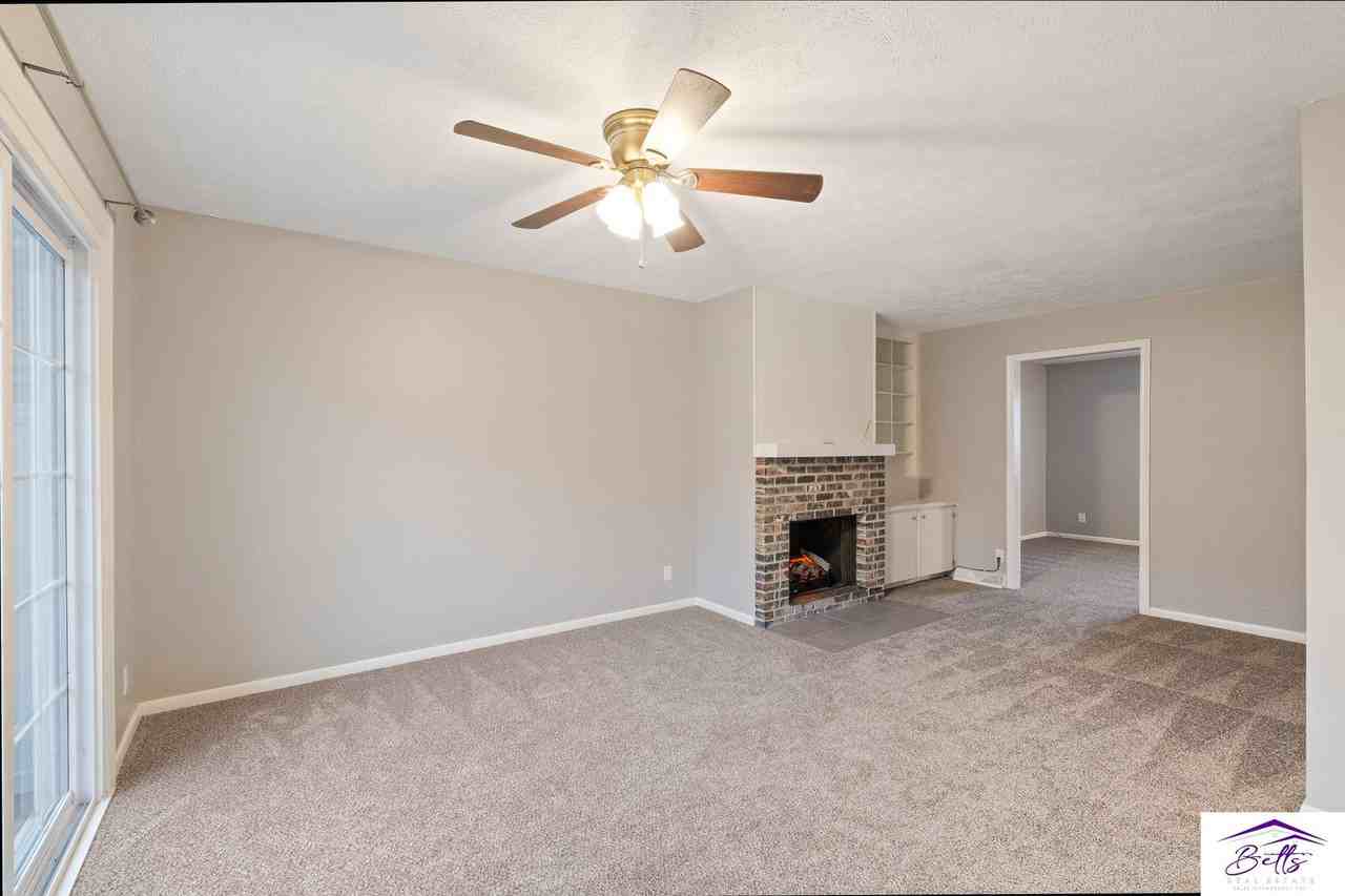 5132 S 126th Plz - Photo 3 of 21