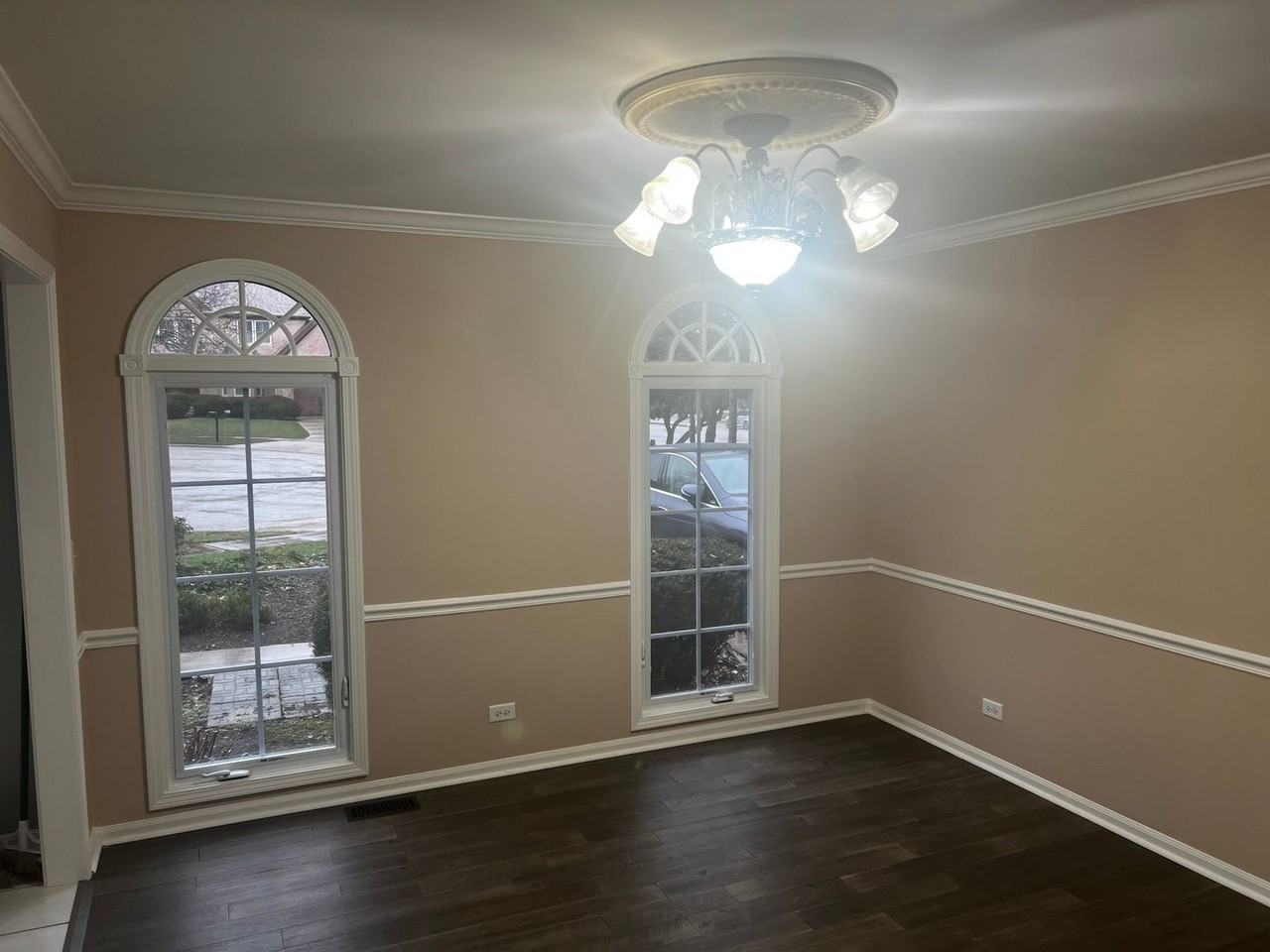 1523 Greenlake Dr - Photo 3 of 6