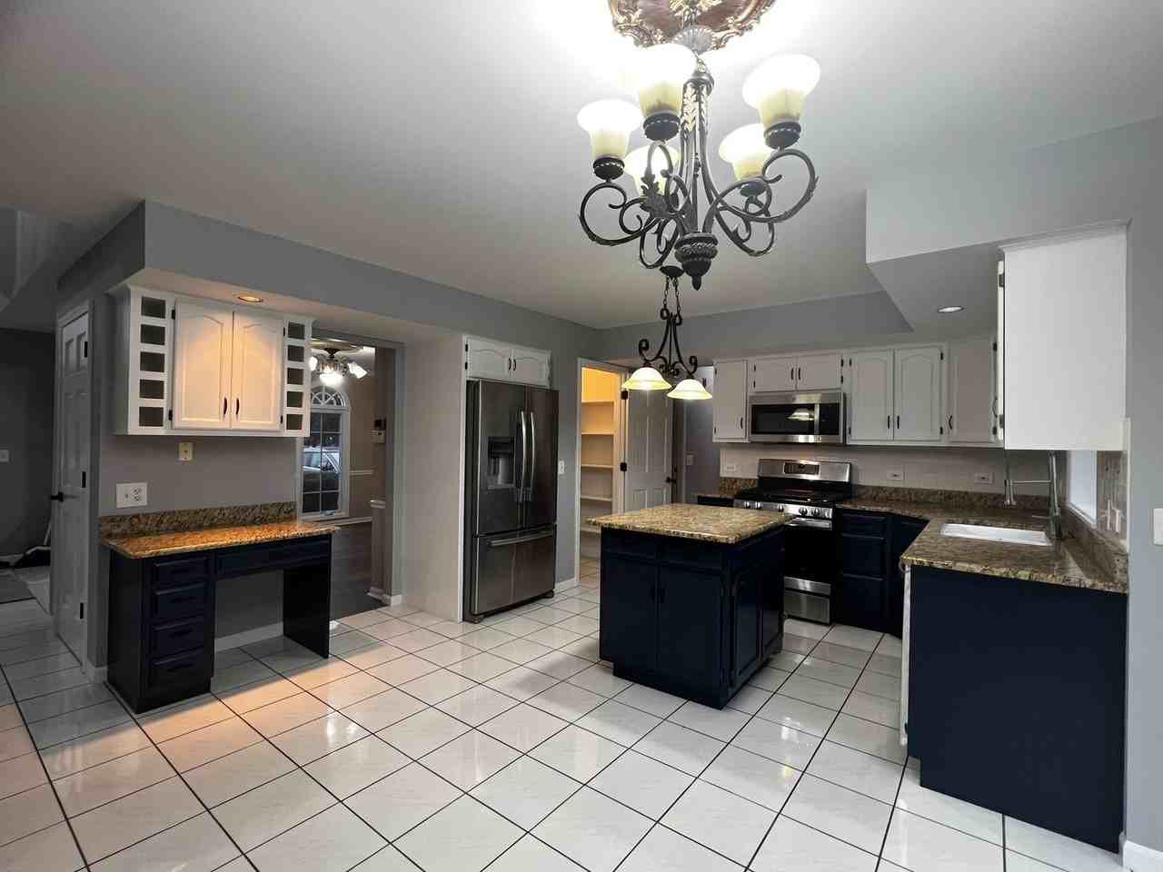1523 Greenlake Dr - Photo 5 of 6
