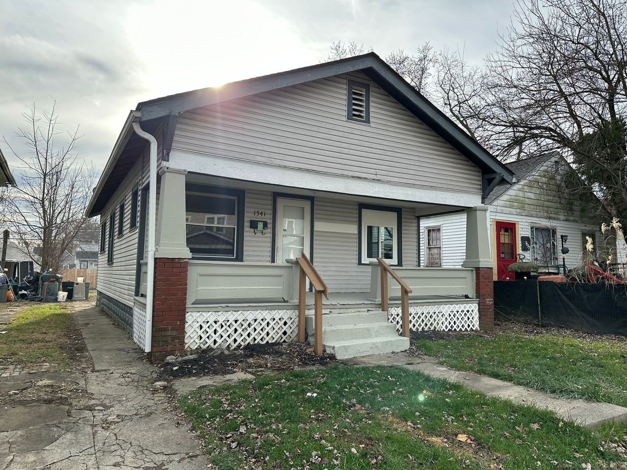 1541 E Blake Ave - Photo 2 of 11
