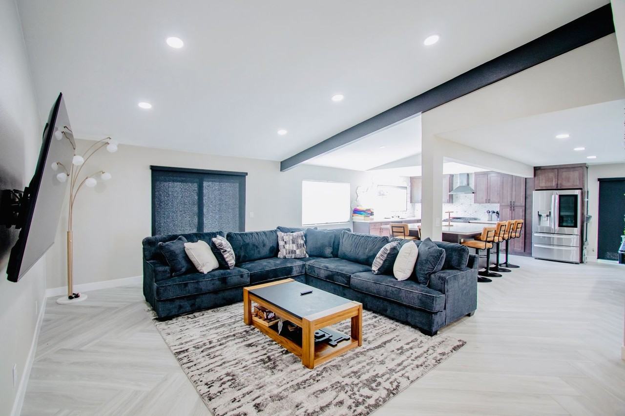 6287 Katella Ave - Photo 3 of 30