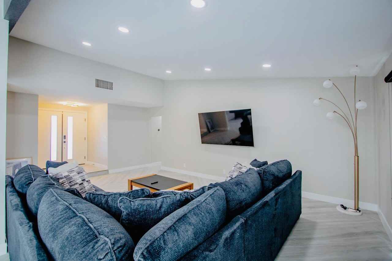 6287 Katella Ave - Photo 4 of 30