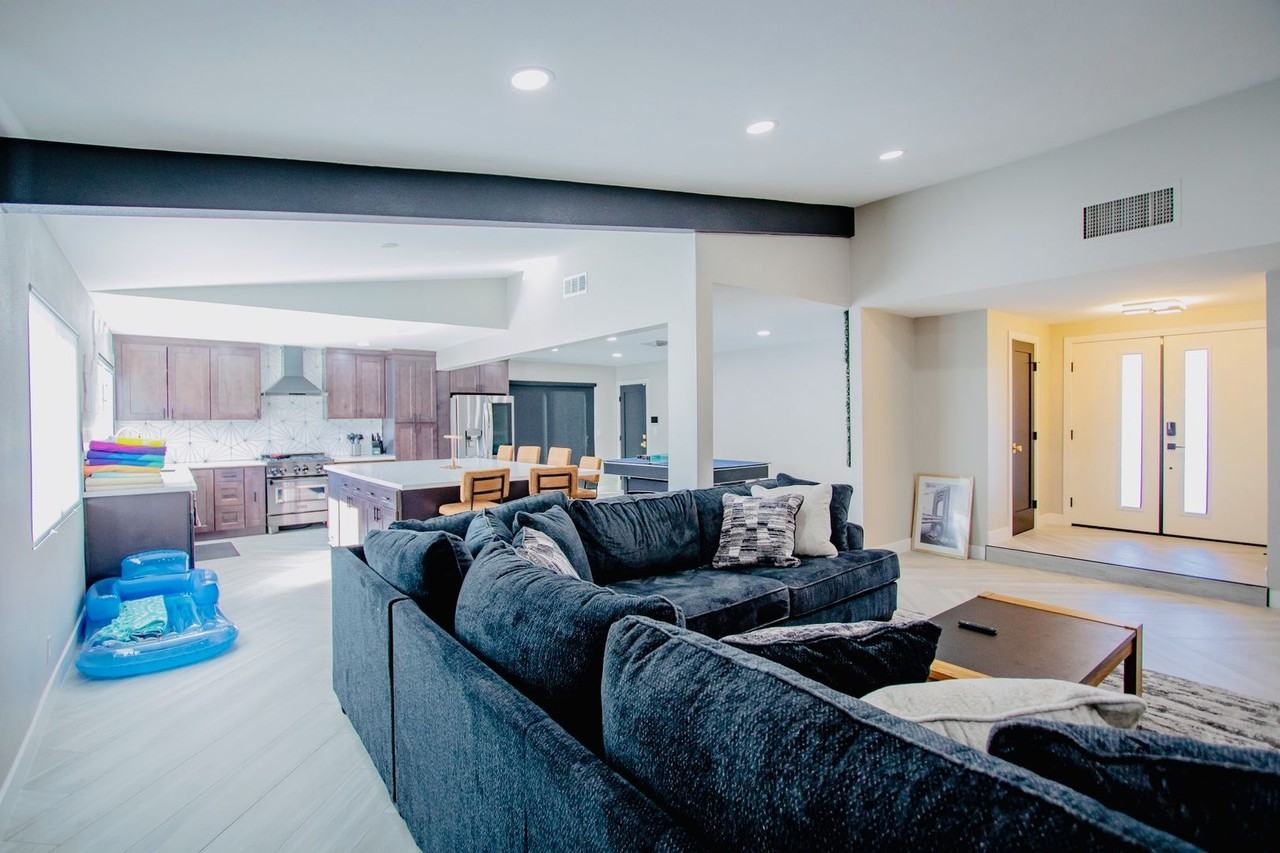 6287 Katella Ave - Photo 6 of 30