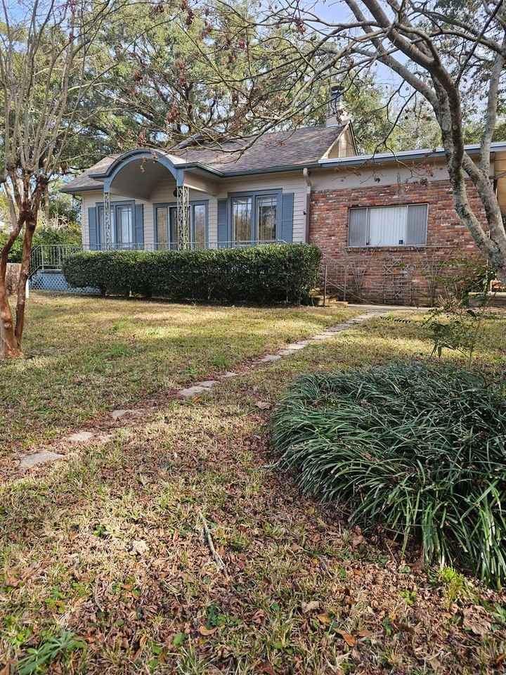 107 Cactus St - Photo 2 of 40