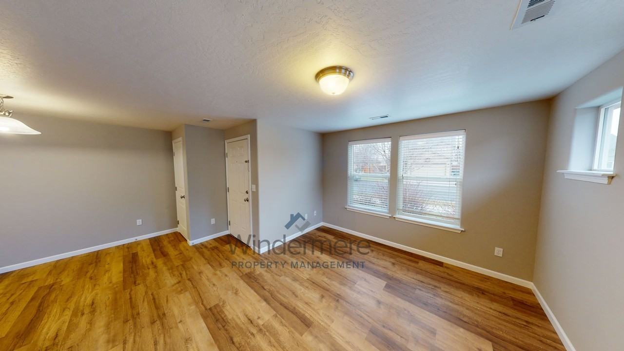 1987 Alco Ave - Photo 2 of 15