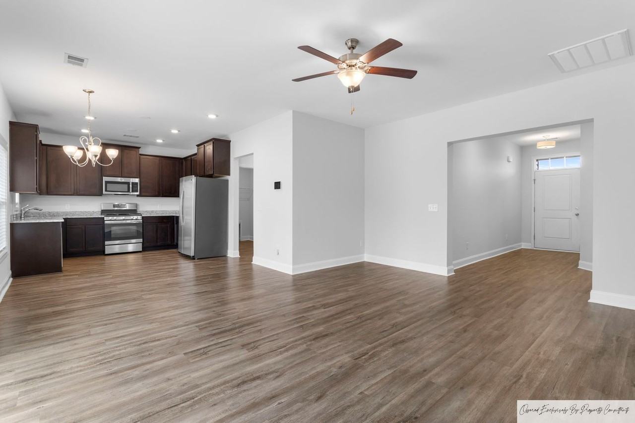 409 Silver Anchor Dr - Photo 2 of 26