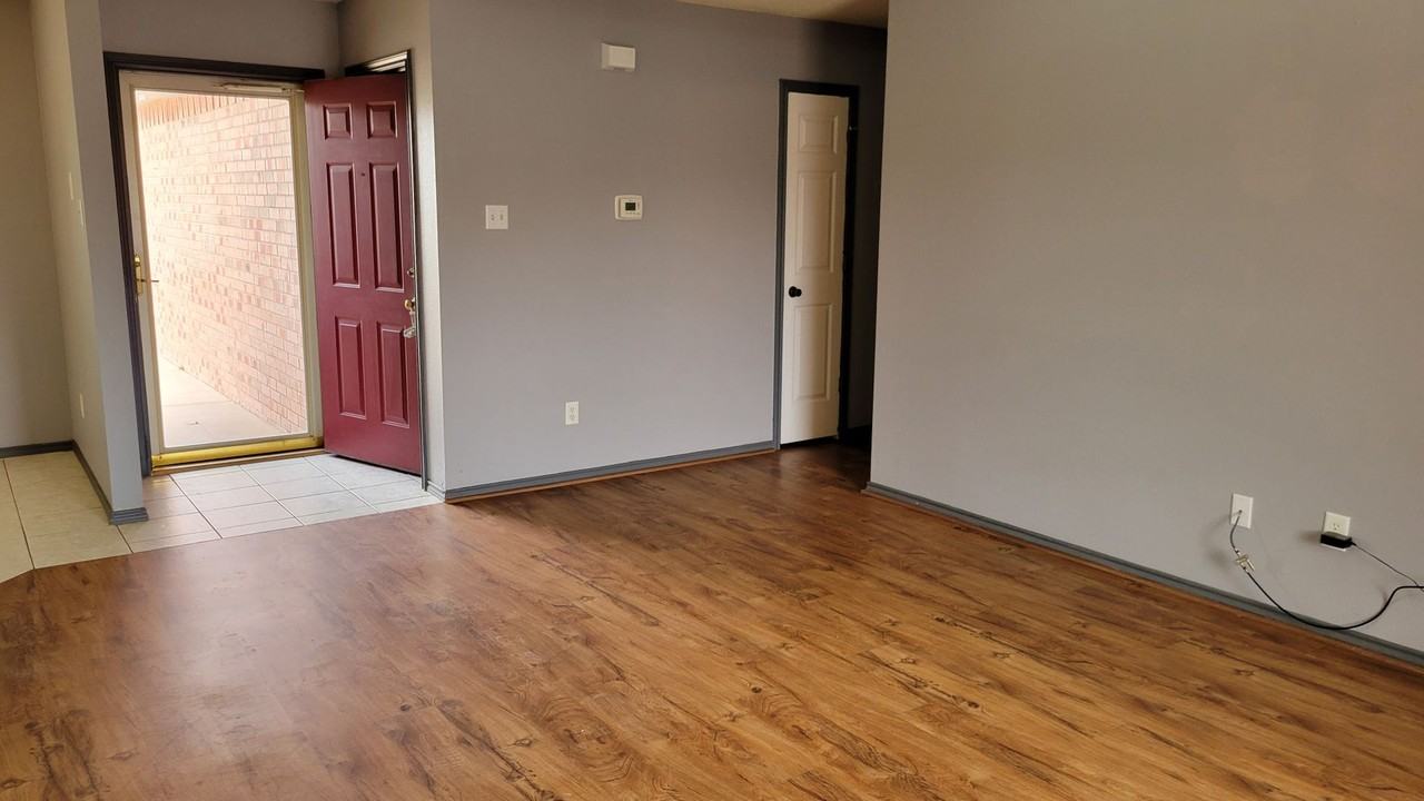 2709 108th St ## 2 - Photo 4 of 16