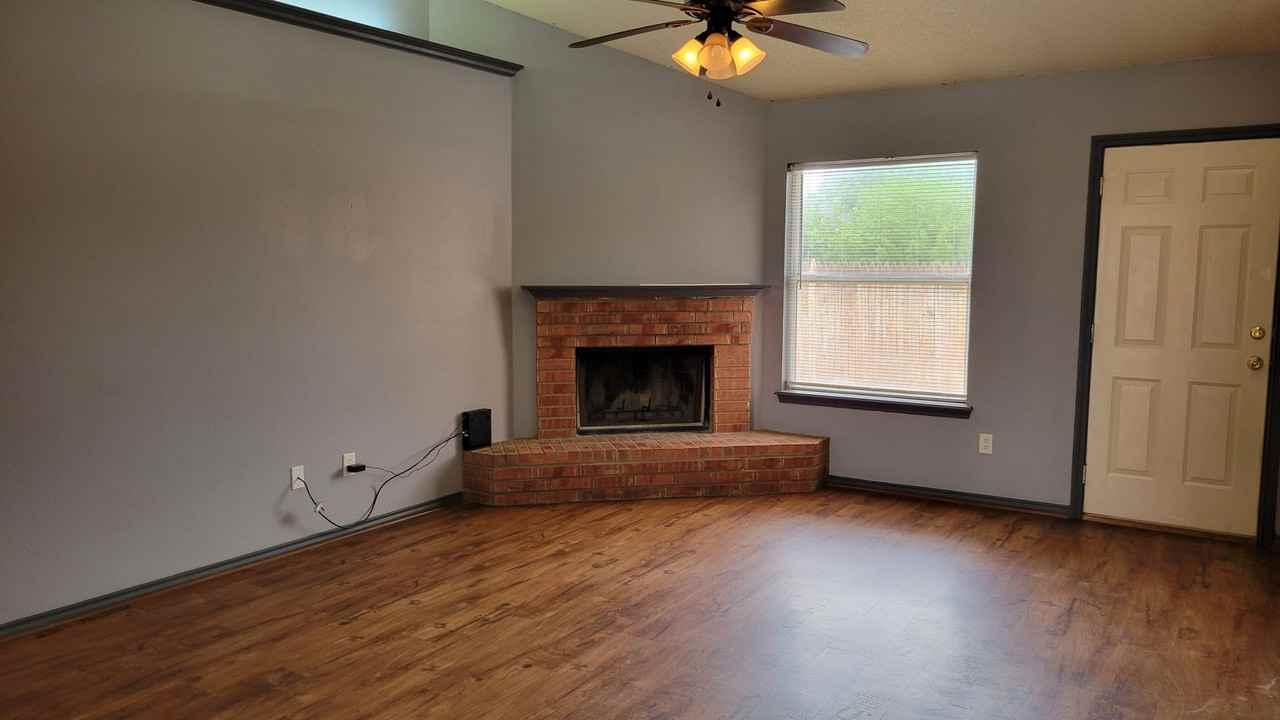 2709 108th St ## 2 - Photo 3 of 16