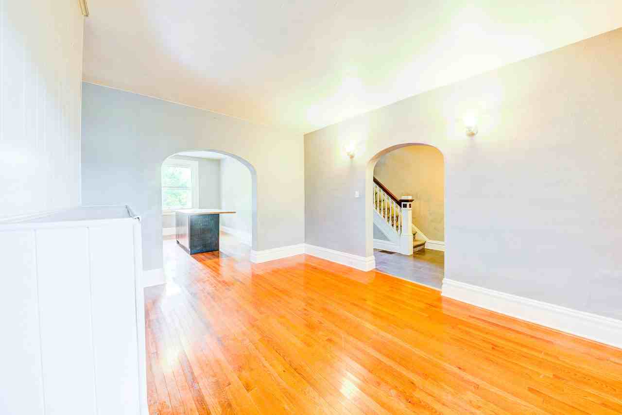 103 Harwood St - Photo 3 of 48