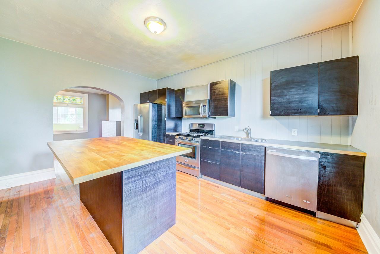 103 Harwood St - Photo 5 of 48