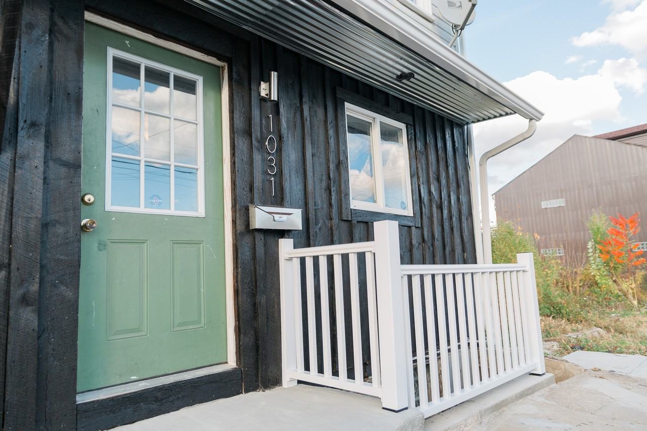 1031 E Warrington Ave - Photo 3 of 39