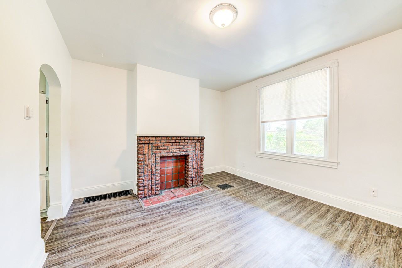226 Cedarhurst St - Photo 2 of 26