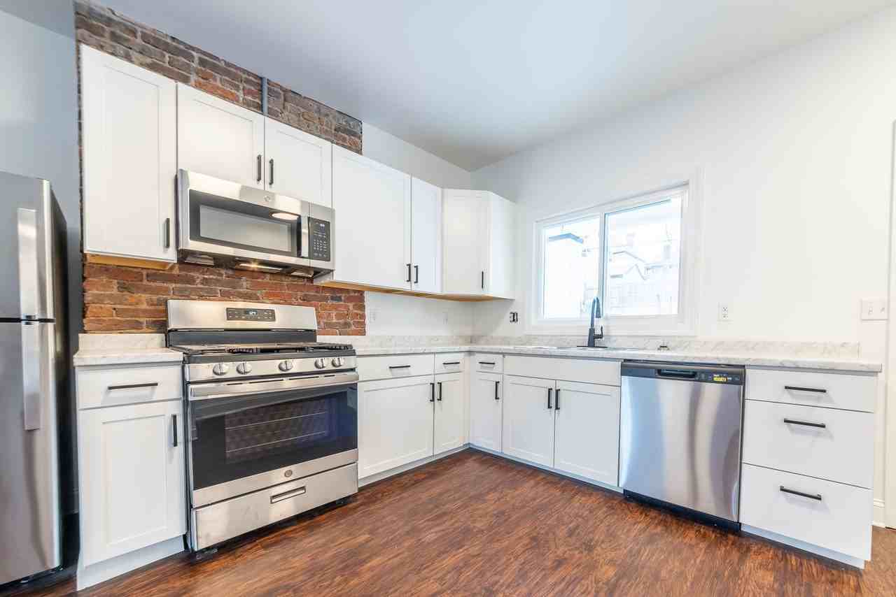 608 Edgemont St - Photo 2 of 43