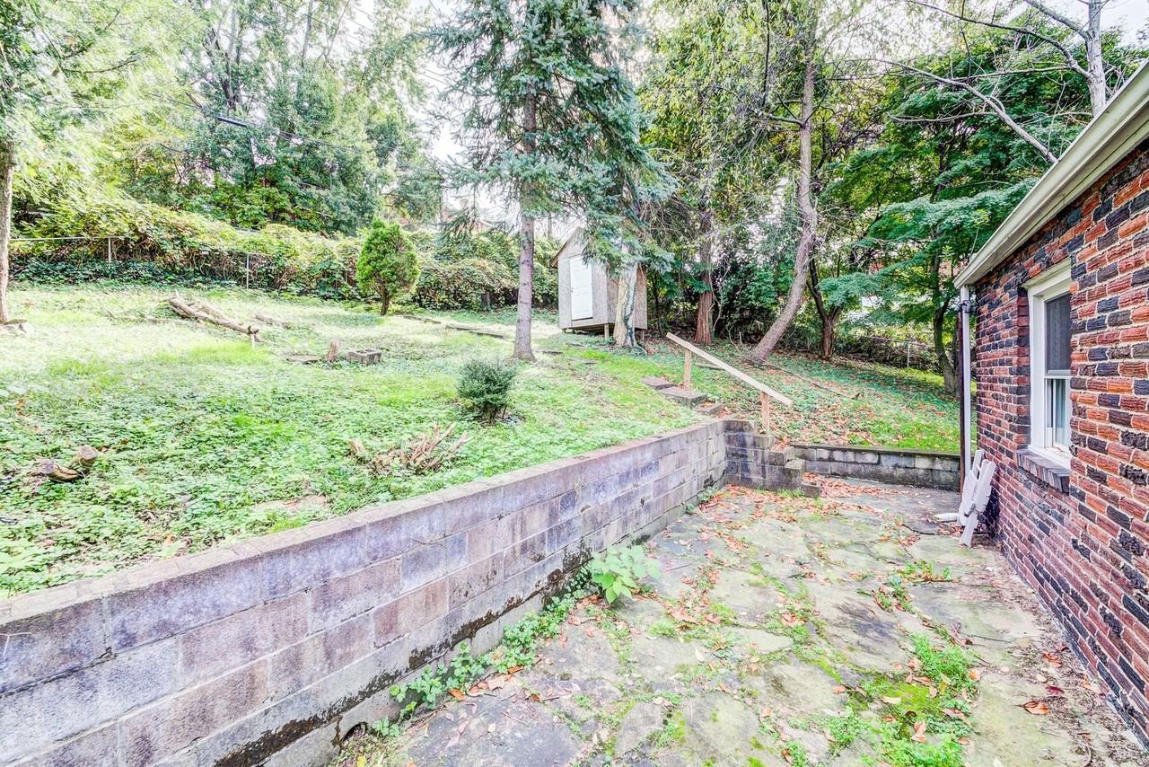 2475 Woodward Ave - Photo 2 of 27