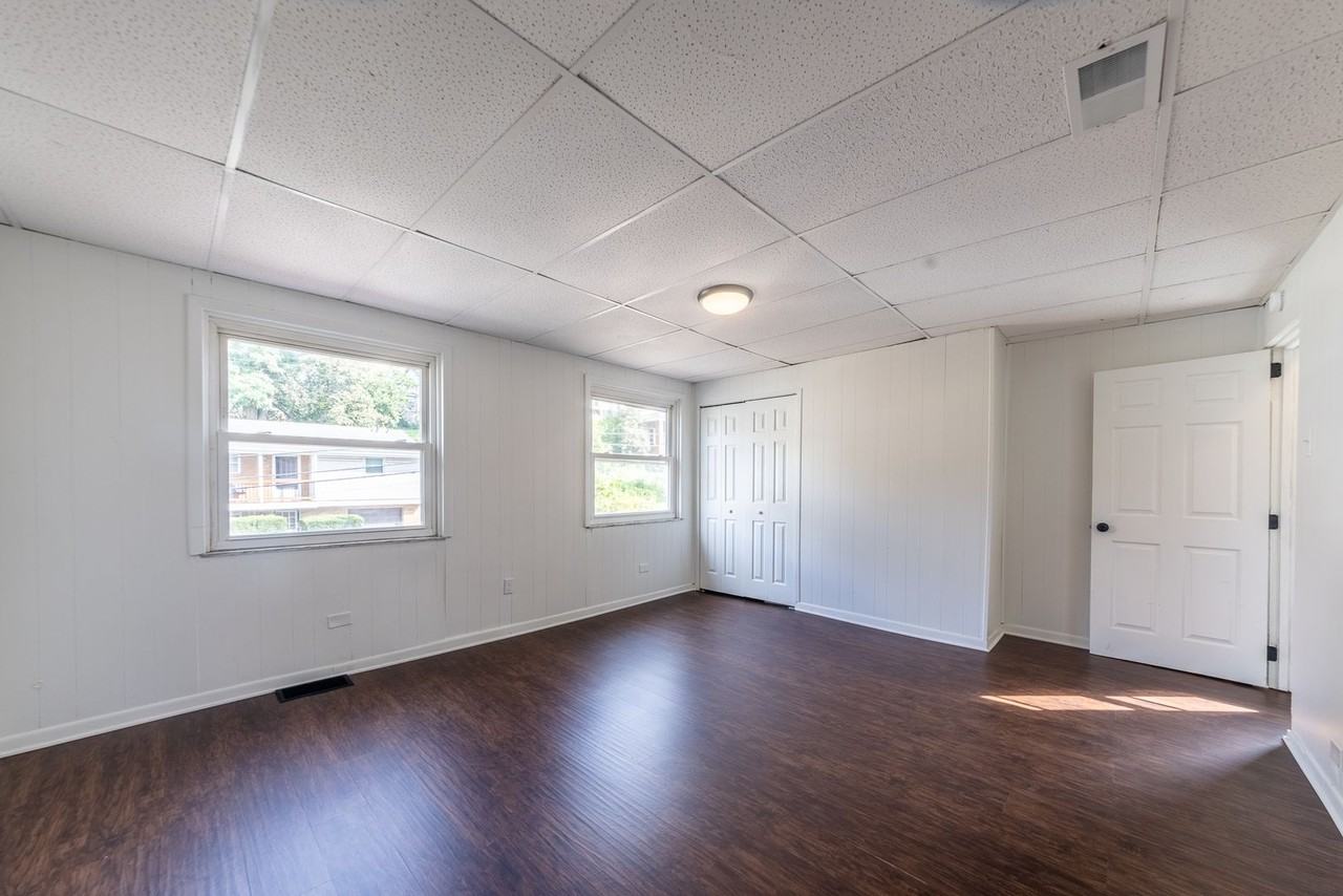 406 Knox Ave - Photo 5 of 26