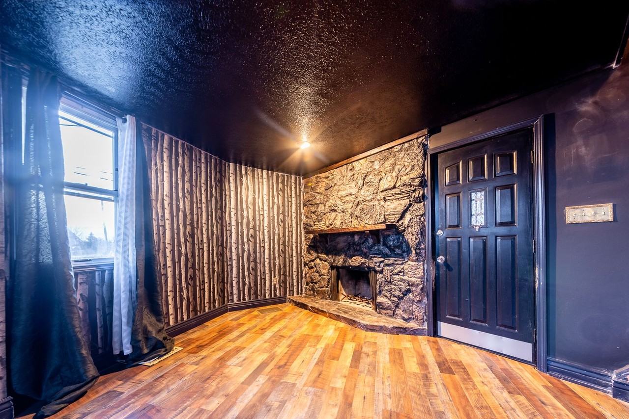 952 Freeland St - Photo 5 of 34