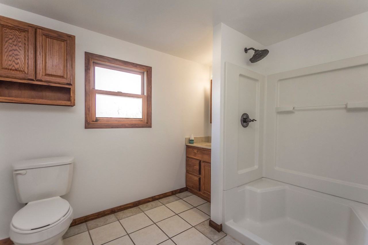 3421 Thompson Ave - Photo 5 of 10