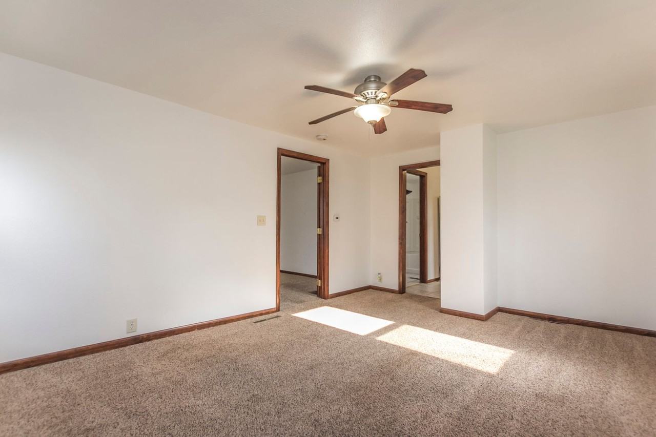 3421 Thompson Ave - Photo 6 of 10