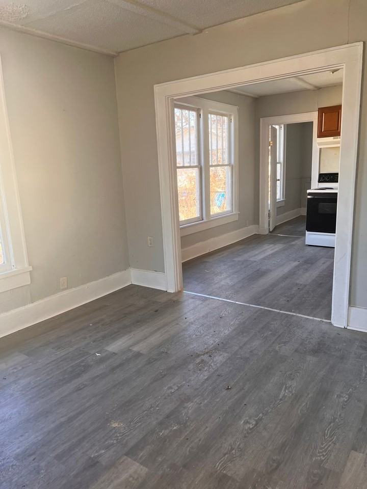 722 Indian Ave - Photo 2 of 7