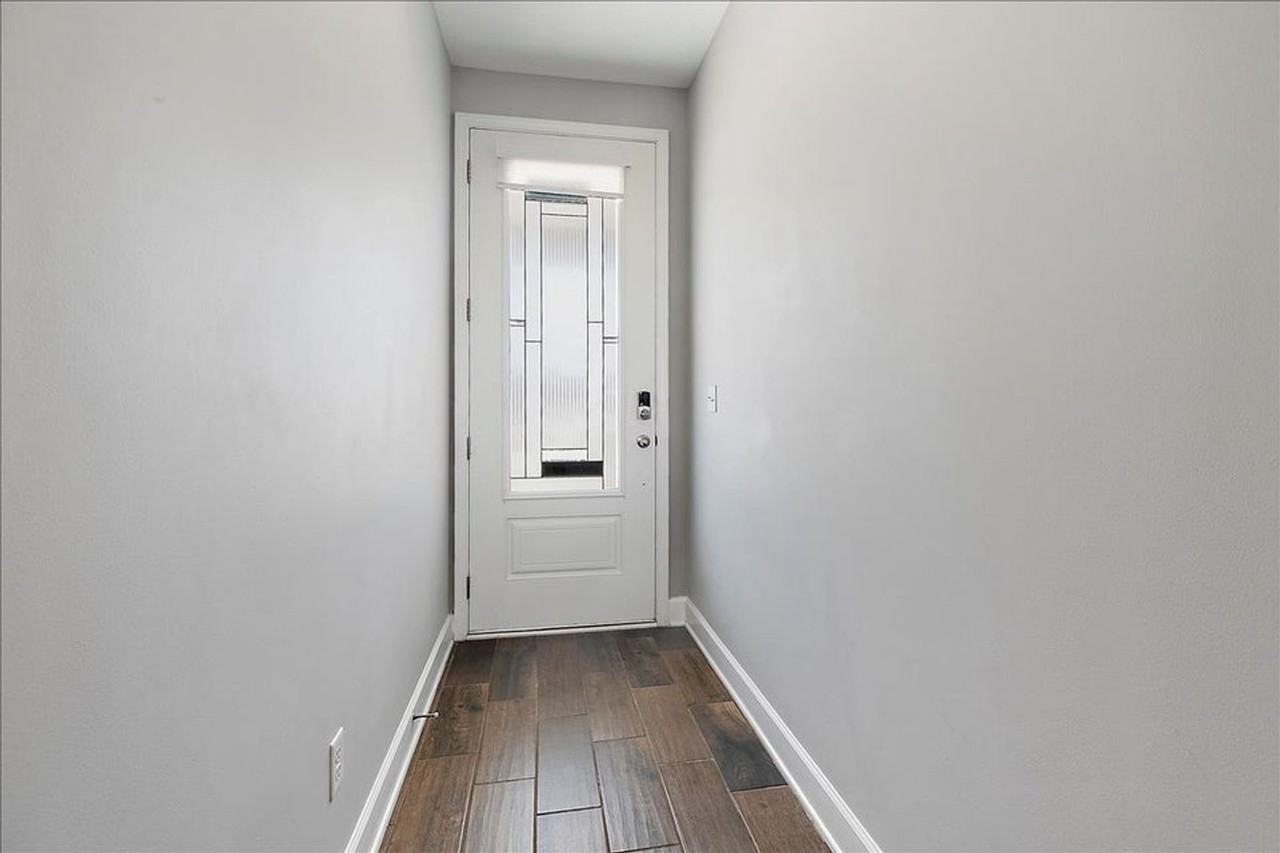 1021 Seaside Dr N - Photo 2 of 29