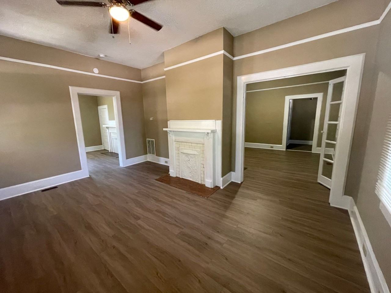 802 Maple St - Photo 3 of 19