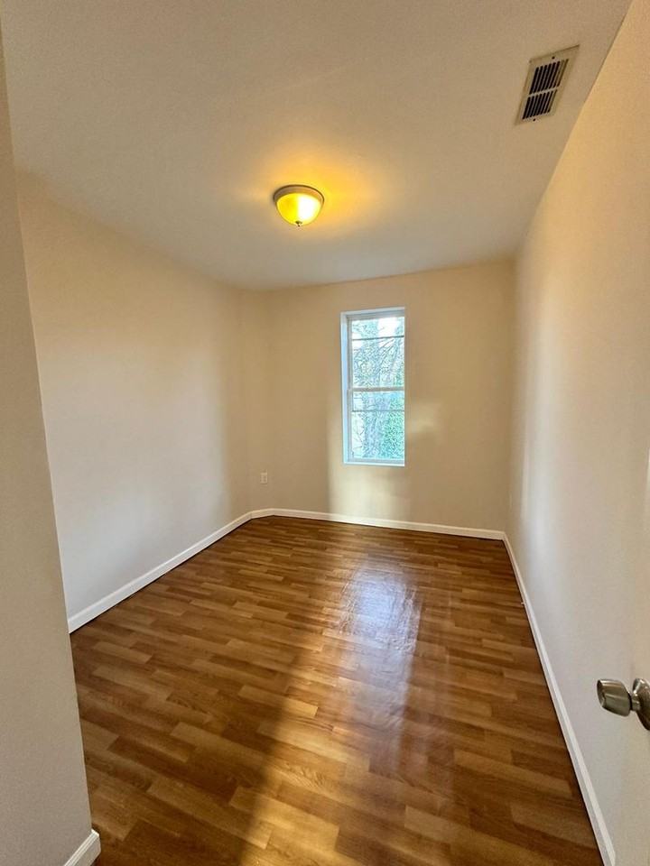 608 Springfield Ave - Photo 3 of 16