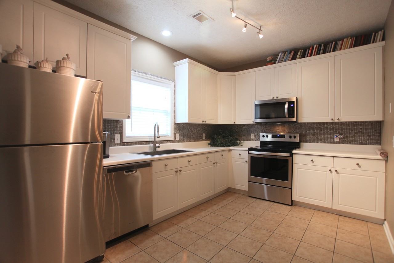 1297 N Dean Rd - Photo 3 of 20