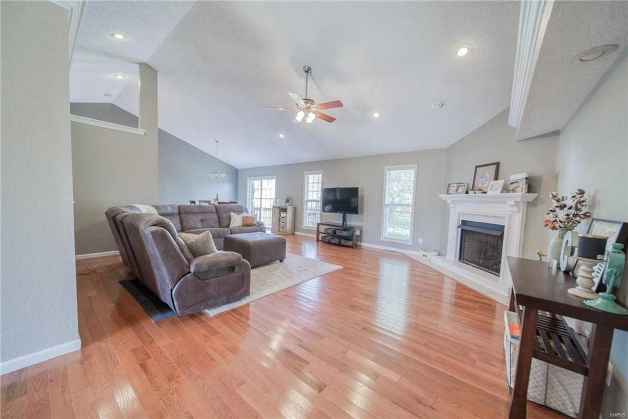 1507 Overland Dr - Photo 3 of 14