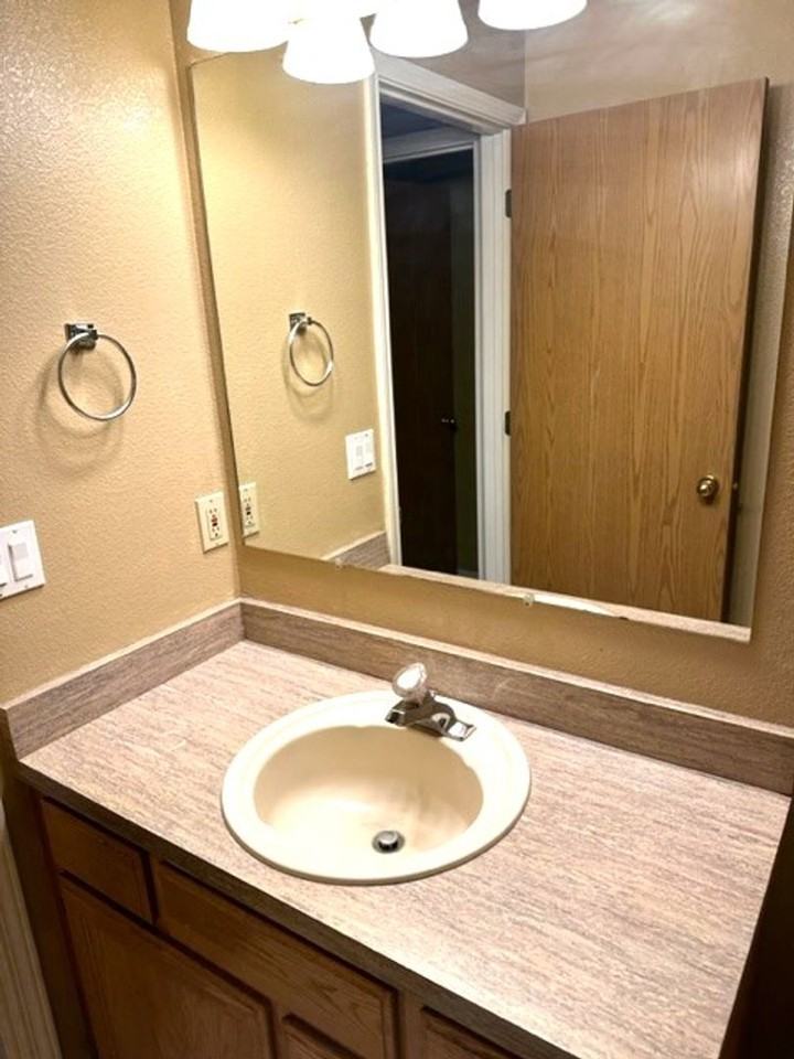 586 Flowing Wells Lane - Photo 4 of 19