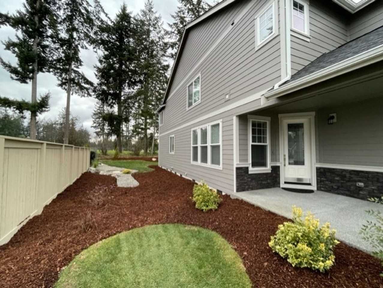 4237 Caddyshack Dr Ne - Photo 2 of 33