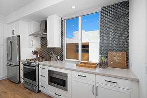 featured image of 1045 32nd St #4