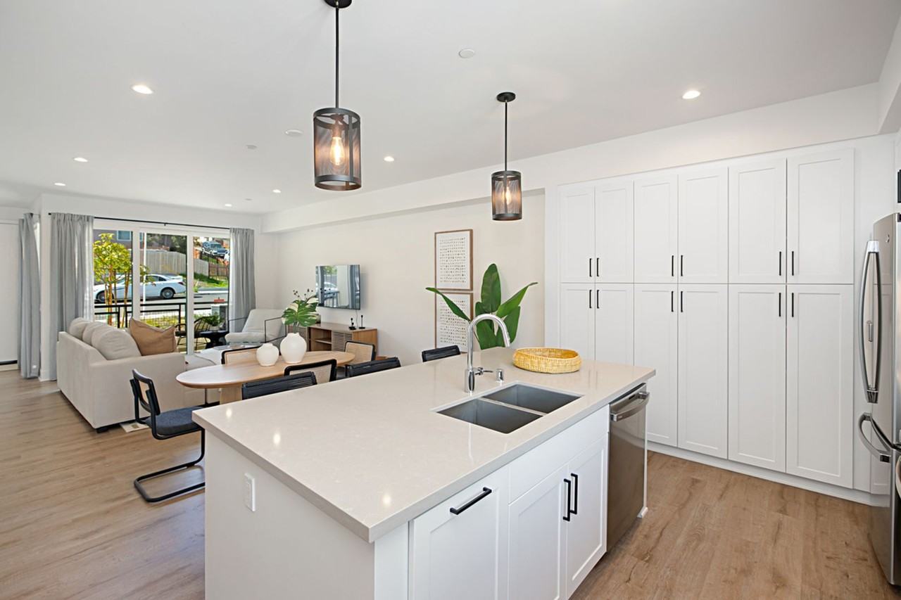 1045 32nd St #4 - Photo 5 of 36