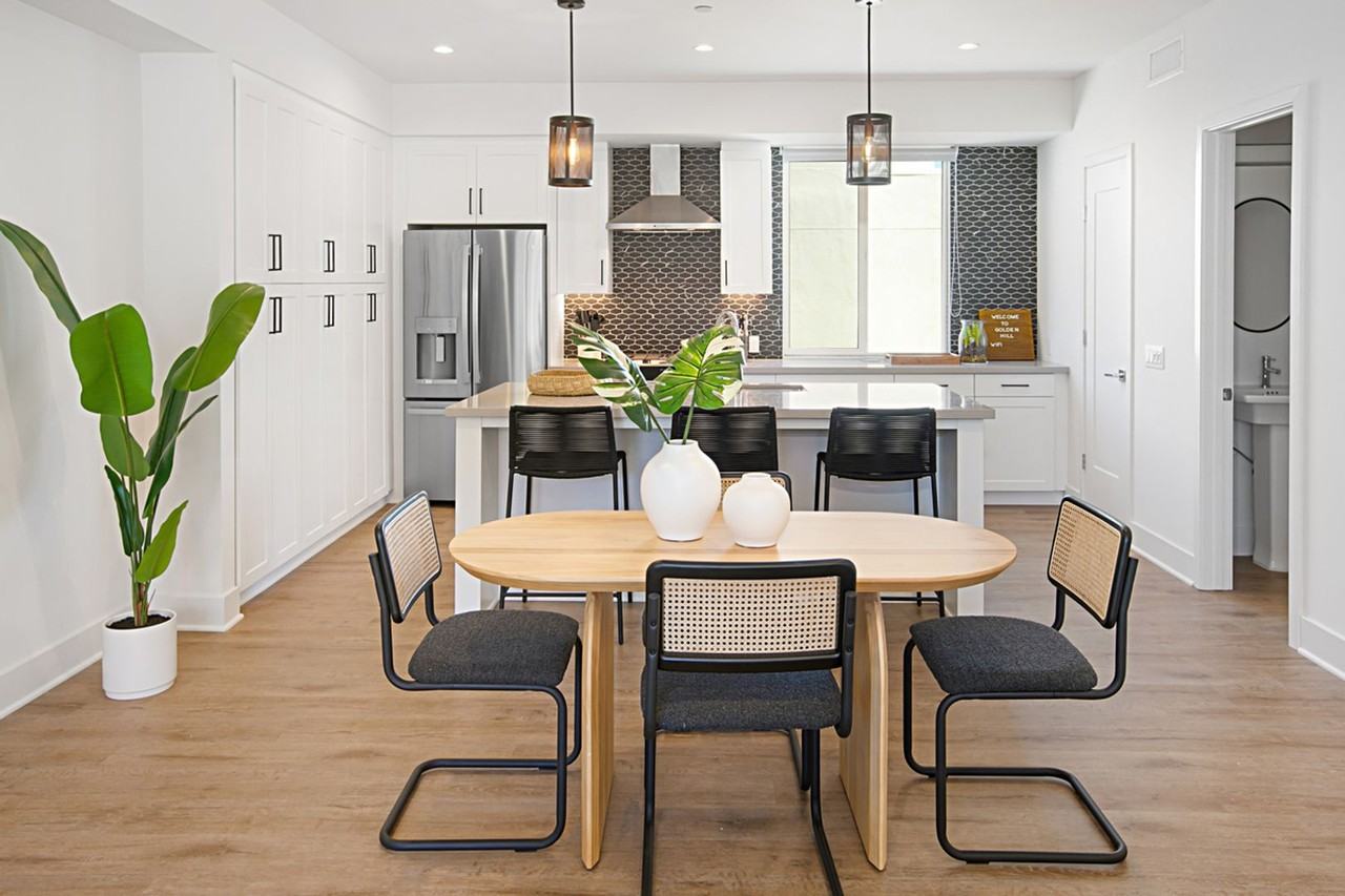 1045 32nd St #4 - Photo 6 of 36