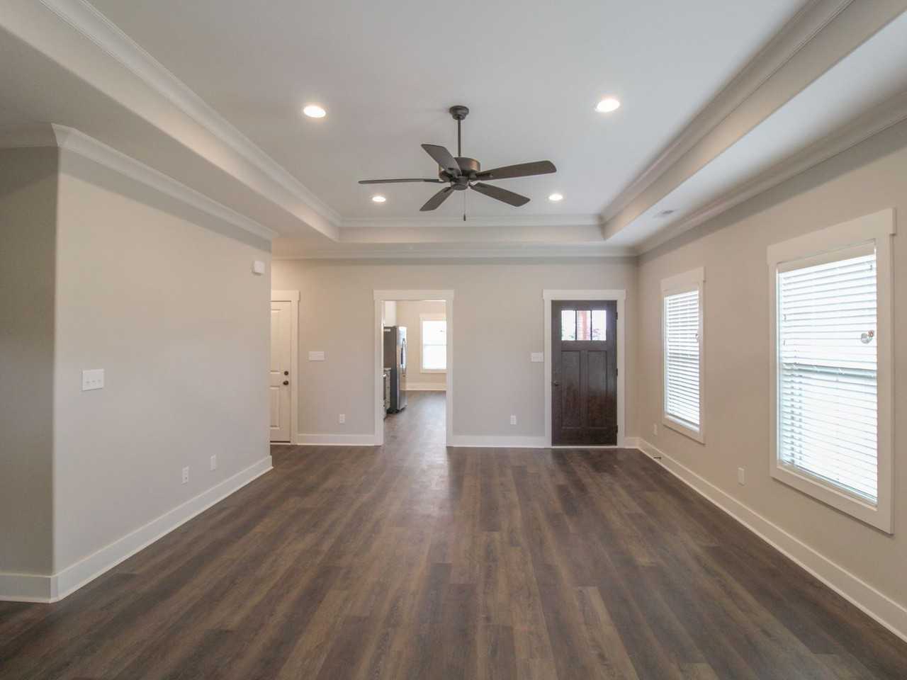 15273 Grayson Cir - Photo 4 of 42