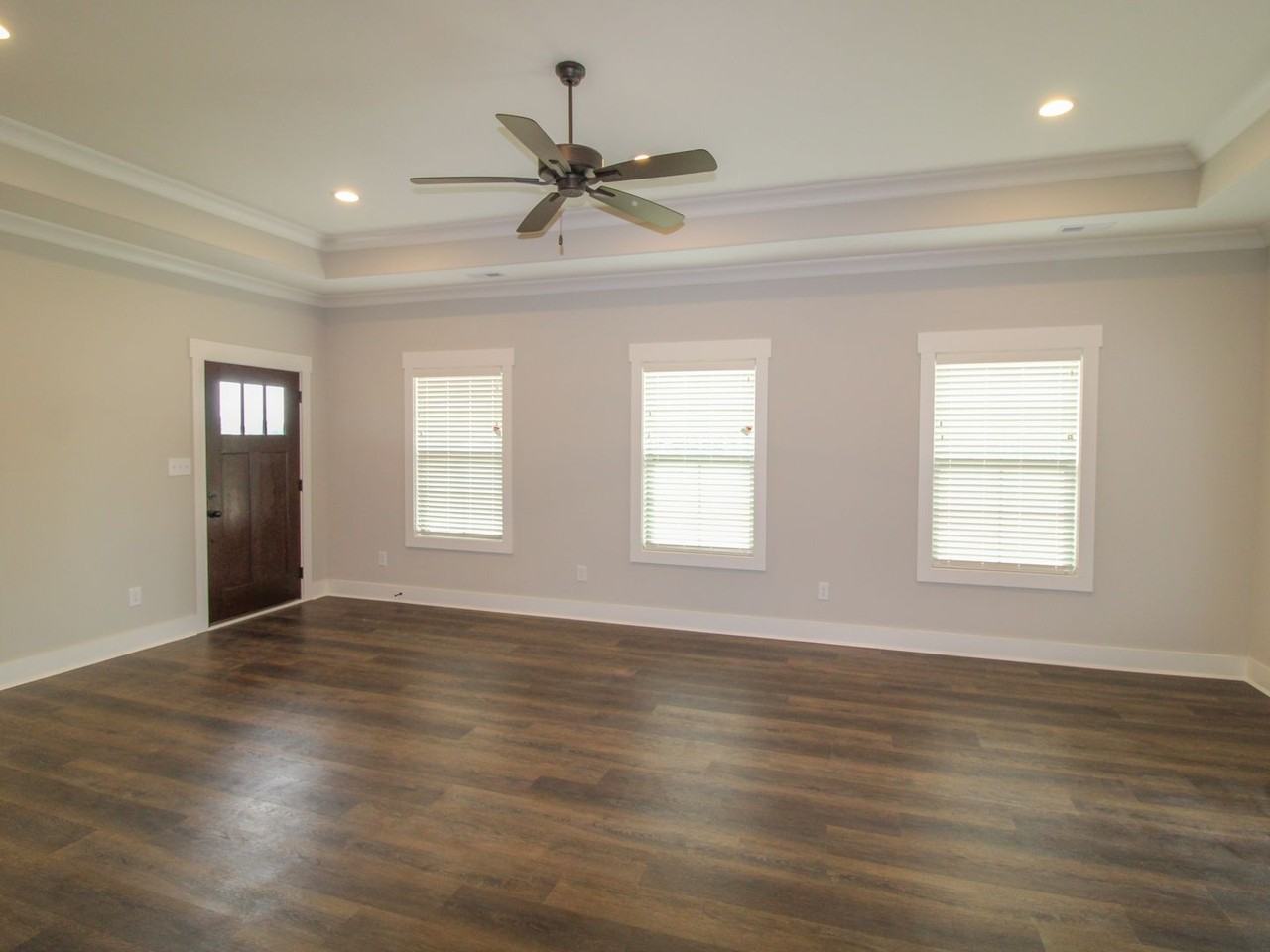 15273 Grayson Cir - Photo 5 of 42