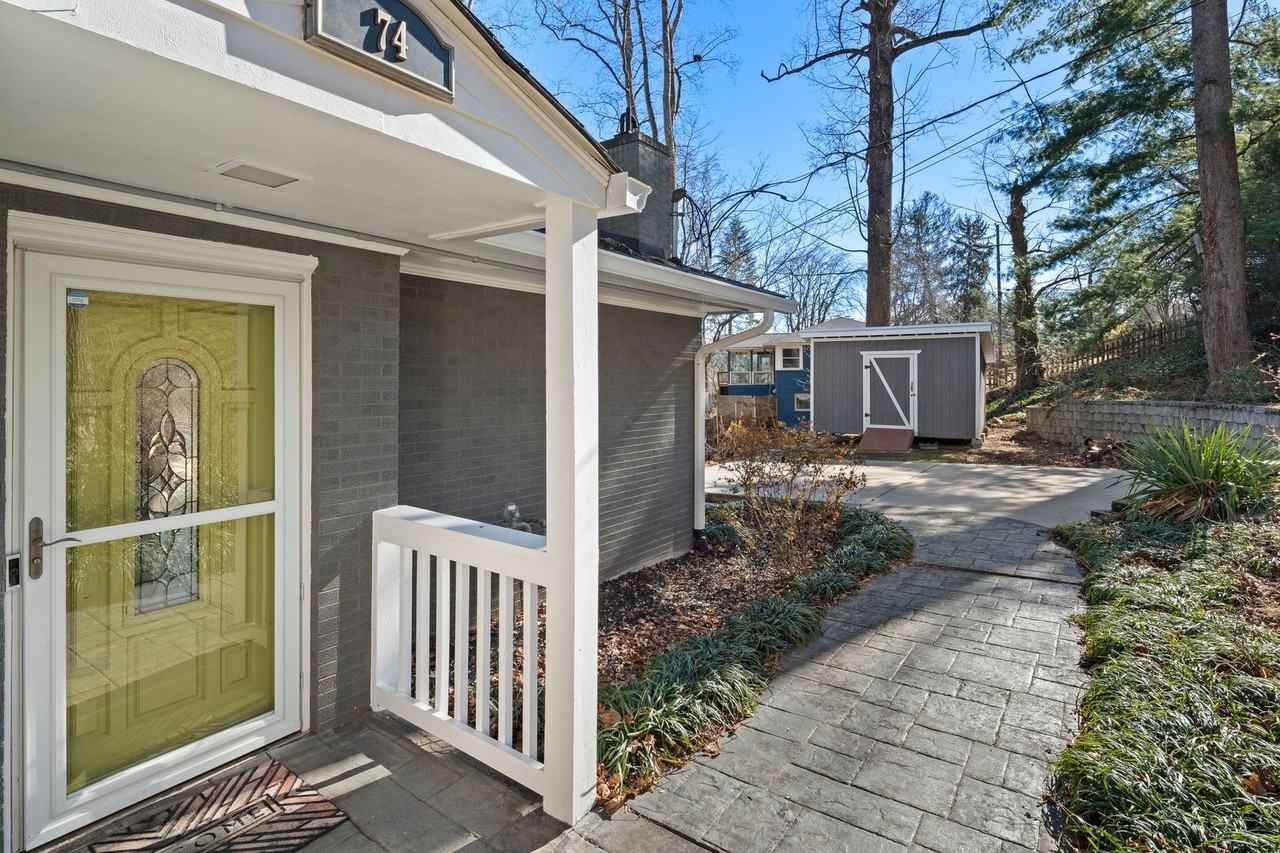 74 Plymouth Cir - Photo 3 of 43